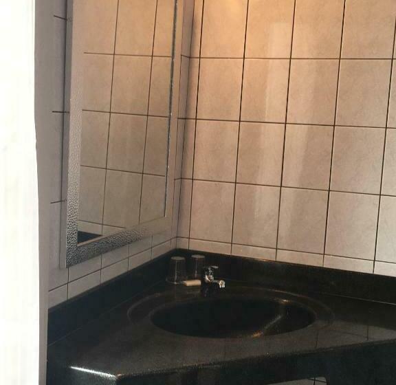 패밀리 룸, Du Centre   Restaurant Le P Tit Gourmet