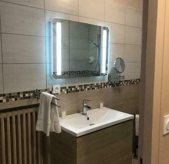 اتاق استاندارد, Du Centre   Restaurant Le P Tit Gourmet