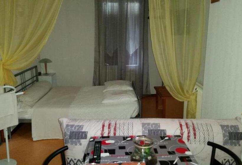 غرفة سوبيريور, Hôtel Des Touristes