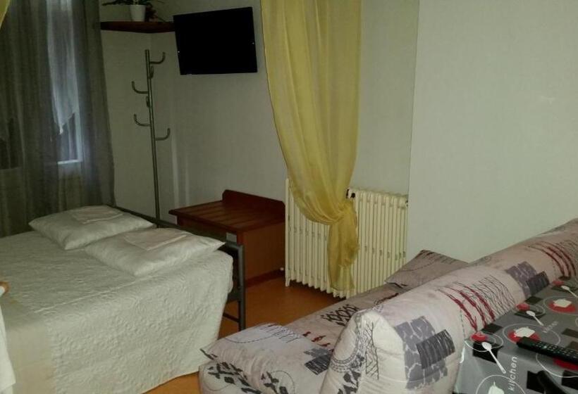 غرفة سوبيريور, Hôtel Des Touristes