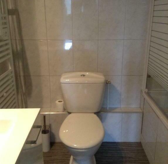 غرفة قياسية, L Hôtel L Astrée