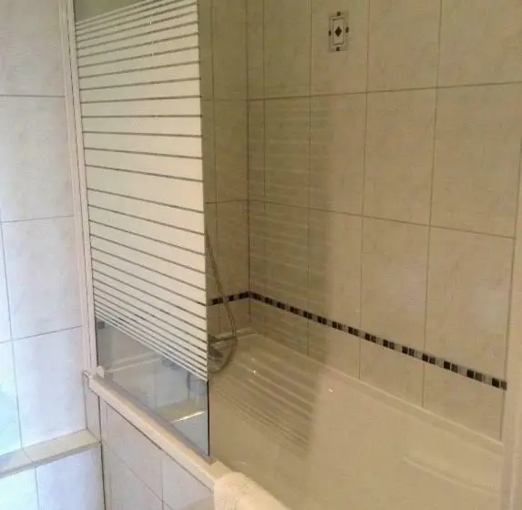 Standard Kolmen Hengen Huone, L Hôtel L Astrée