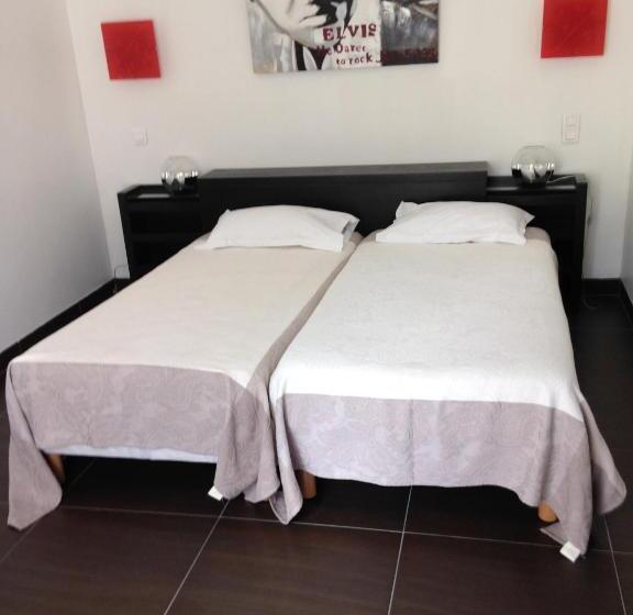 家庭间, Les Arbousiers