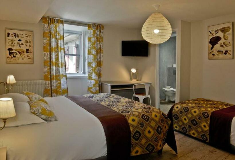 חדר סטנדרט לשלושה, Les Bains De Secours