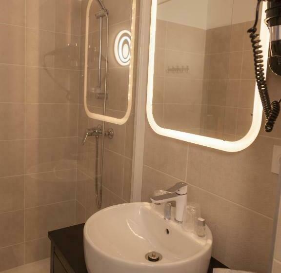 חדר סטנדרט, L Horloge Gourmande