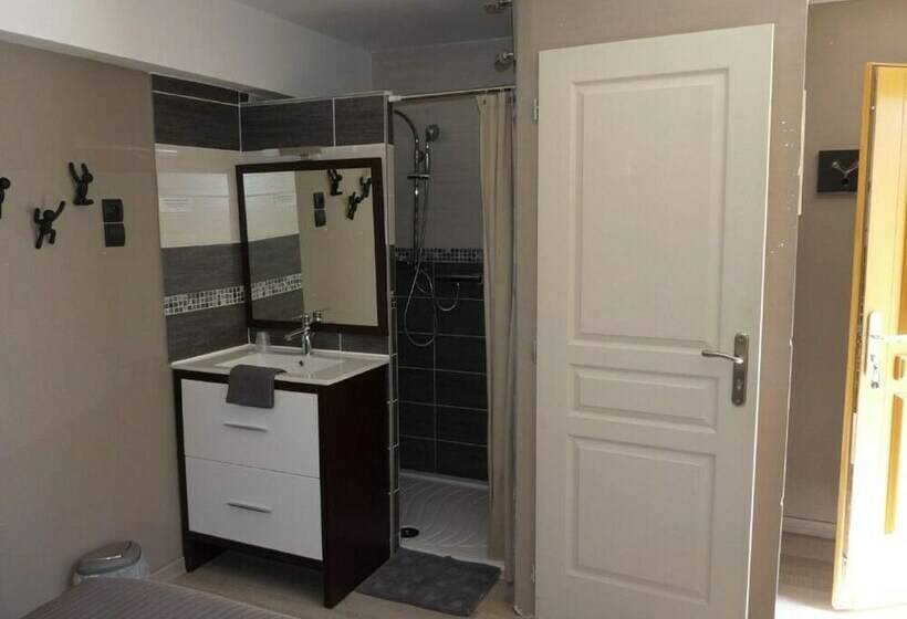 חדר סטנדרט, L Horloge Gourmande