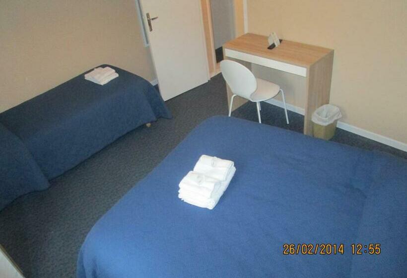 스탠다드 트리플 룸, Hôtel Restaurant Le Blueberry