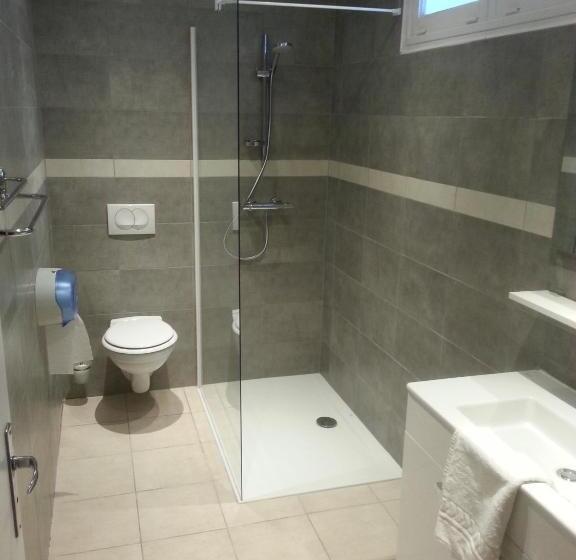 스탠다드 트리플 룸, Hôtel Restaurant Le Blueberry