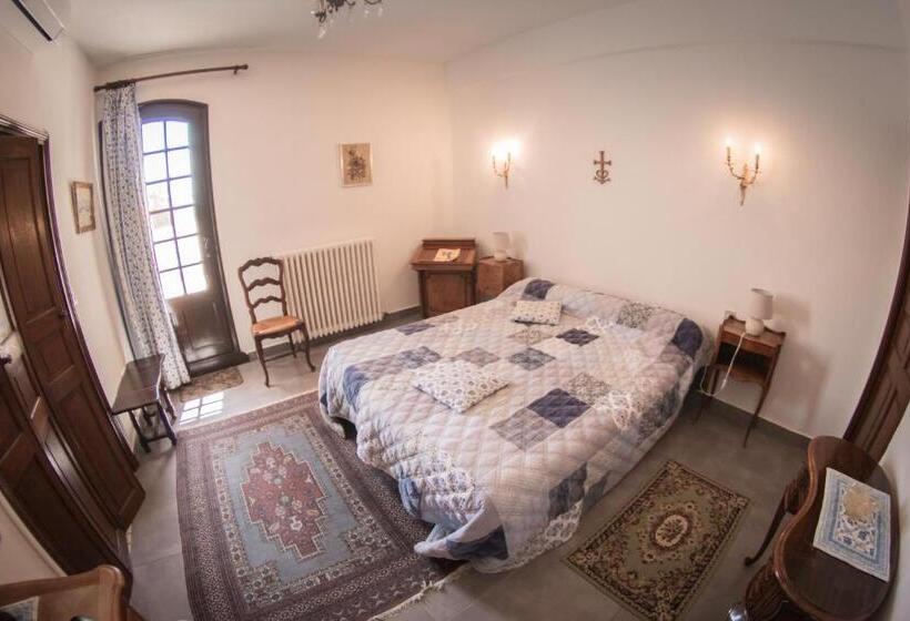 غرفة قياسية, Lou Mas Dou Juge