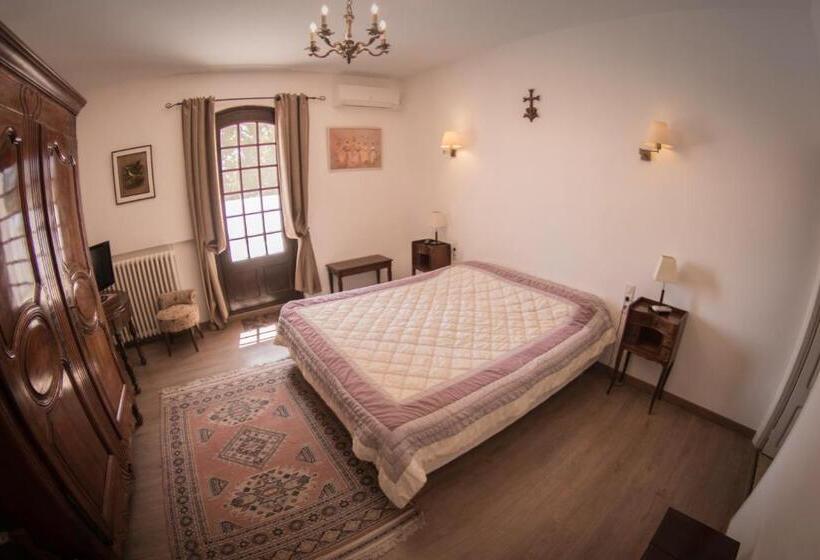 غرفة قياسية, Lou Mas Dou Juge