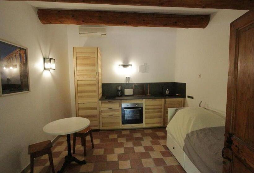 Апартаменты 1 Спальня Вид на Бассейн, Le Pavillon Vert   B&b