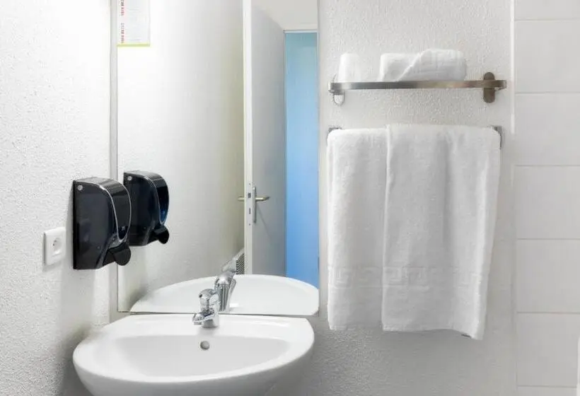 Camera Tripla Standard, Audotel