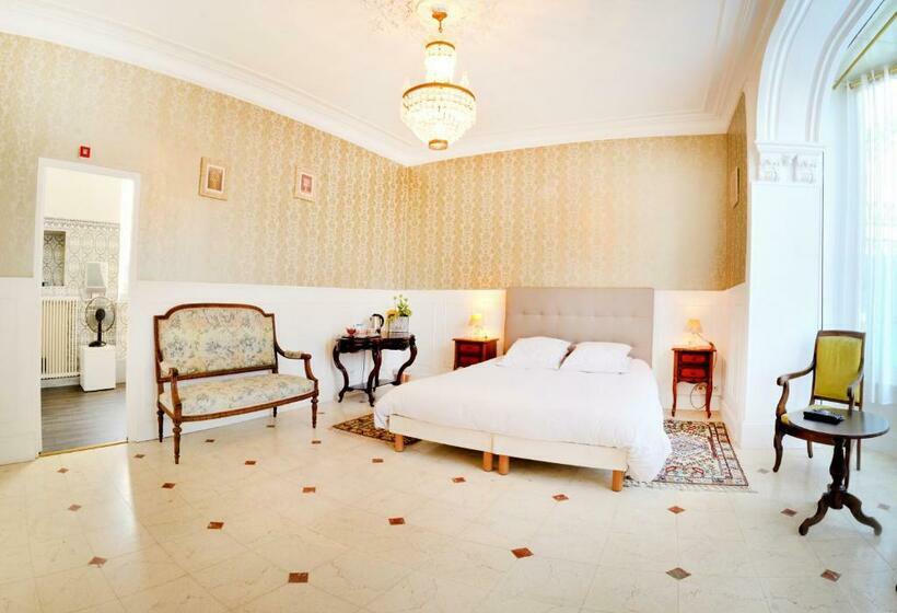 Номер Superior, Logis Hôtel & Restaurant Chateau De La Marjolaine