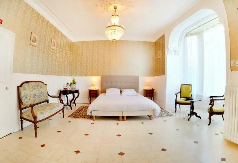 スーペリアールーム, Logis Hôtel & Restaurant Chateau De La Marjolaine