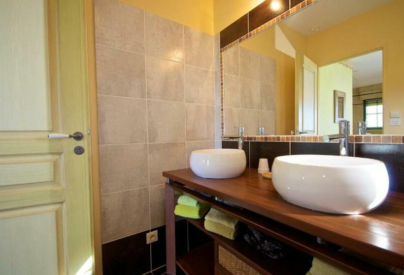 غرفة قياسية ثلاثية, Entre Vignes Et Châteaux