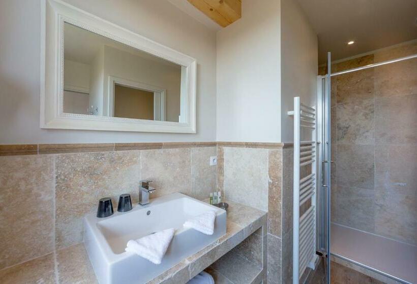 غرفة سوبيريور, Histoires De Bastide