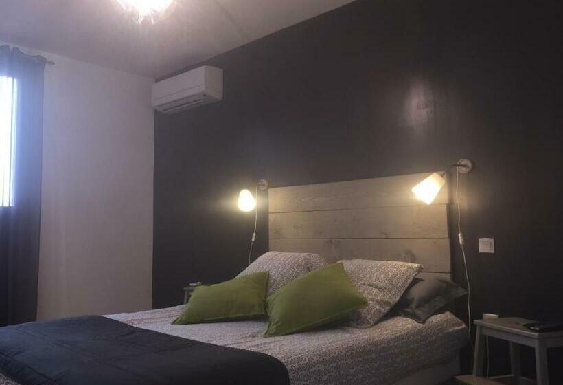 חדר משפחתי, Hôtel U Passa Tempu