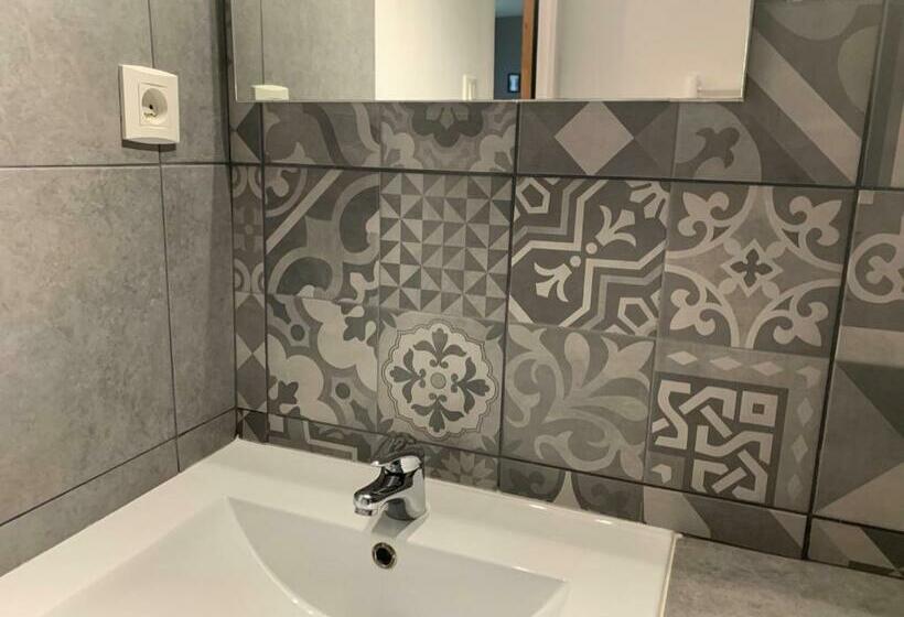 חדר משפחתי, Hôtel U Passa Tempu