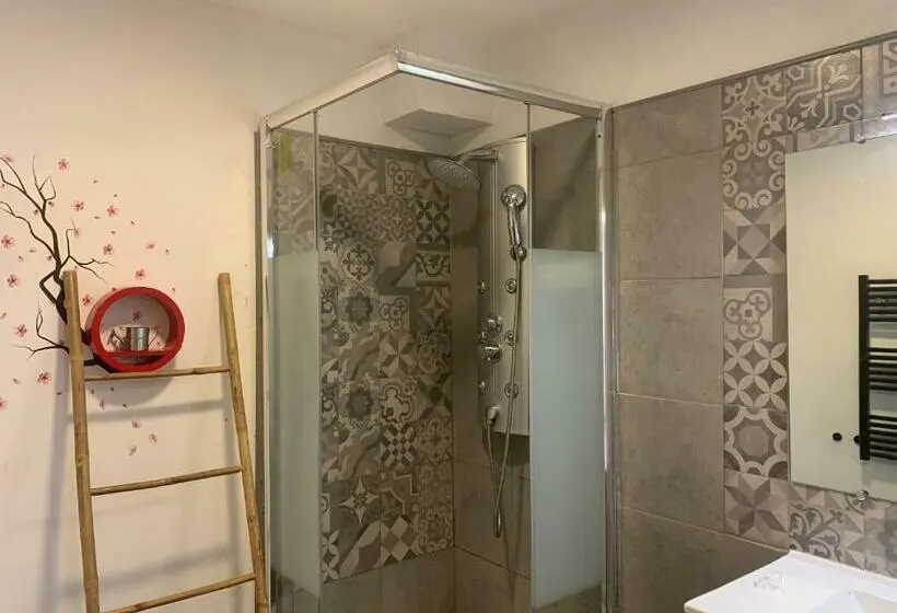 Standard-huone Sisäpuolella, Hôtel U Passa Tempu