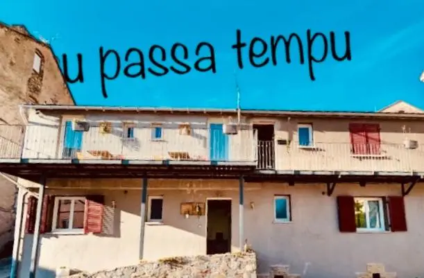 Standard-huone Sisäpuolella, Hôtel U Passa Tempu