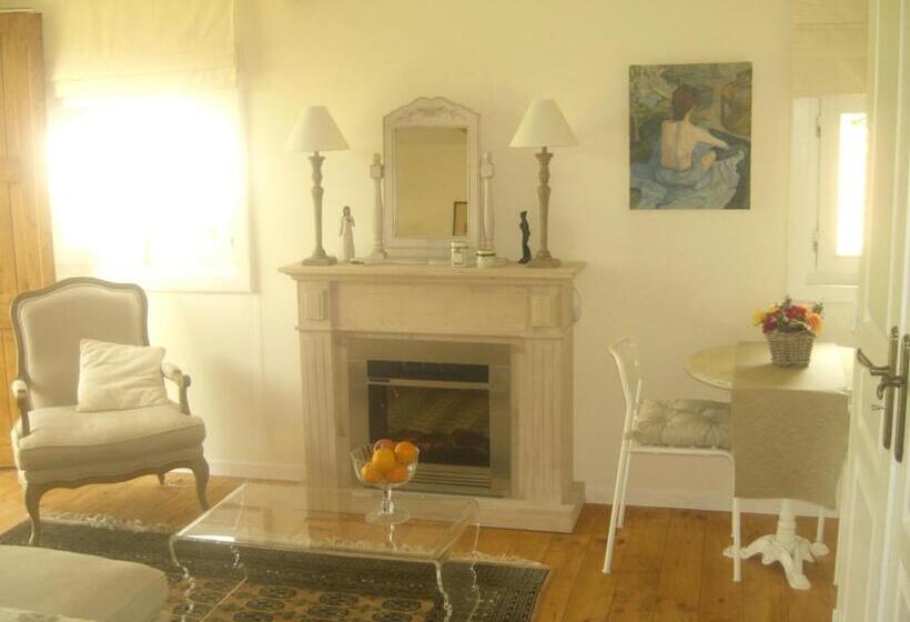 غرفة قياسية, L Oisette