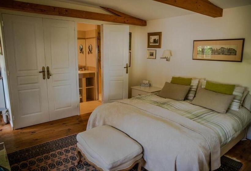 غرفة قياسية, L Oisette