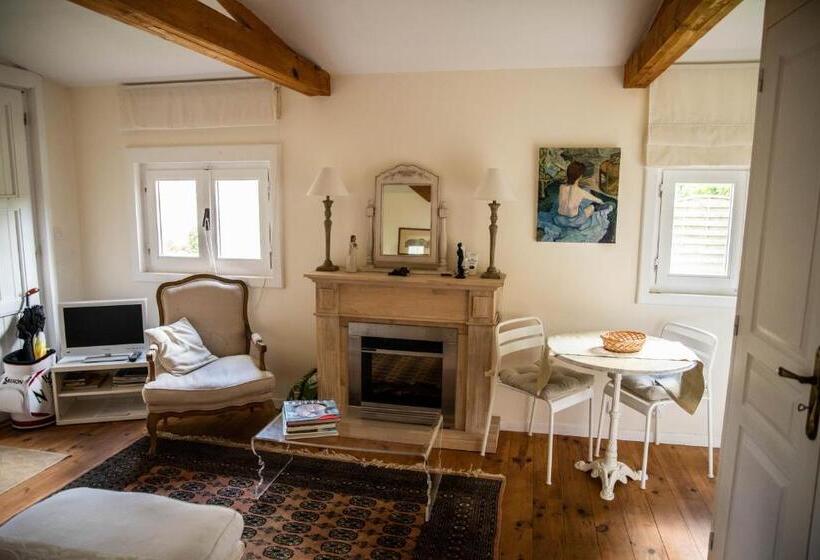 غرفة قياسية, L Oisette