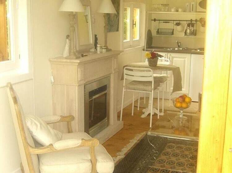 غرفة قياسية, L Oisette