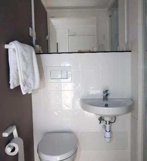 Standard Kolmen Hengen Huone, Fasthotel Albertville