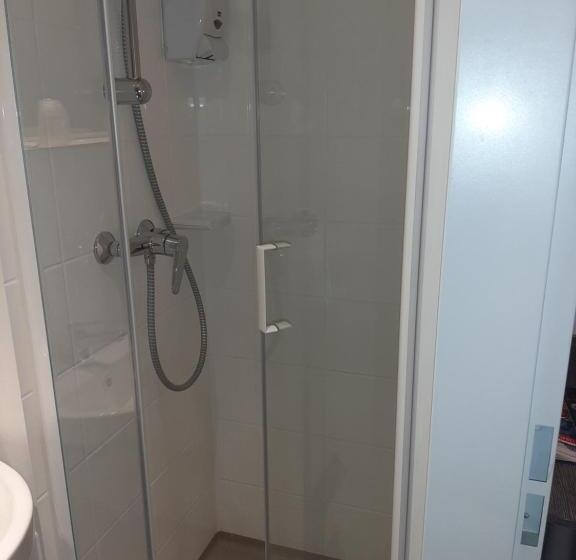 غرفة قياسية ثلاثية, Fasthotel Albertville