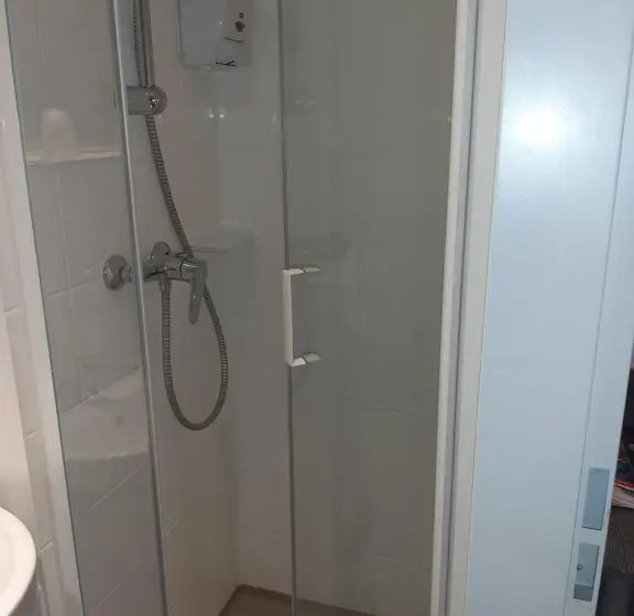 Standard Kolmen Hengen Huone, Fasthotel Albertville