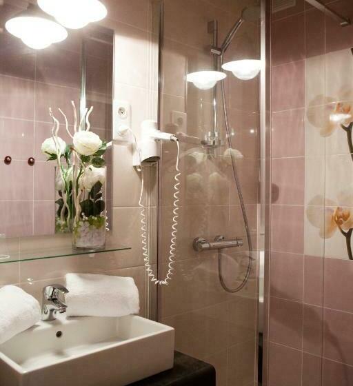 스탠다드 트리플 룸, Abat Jour