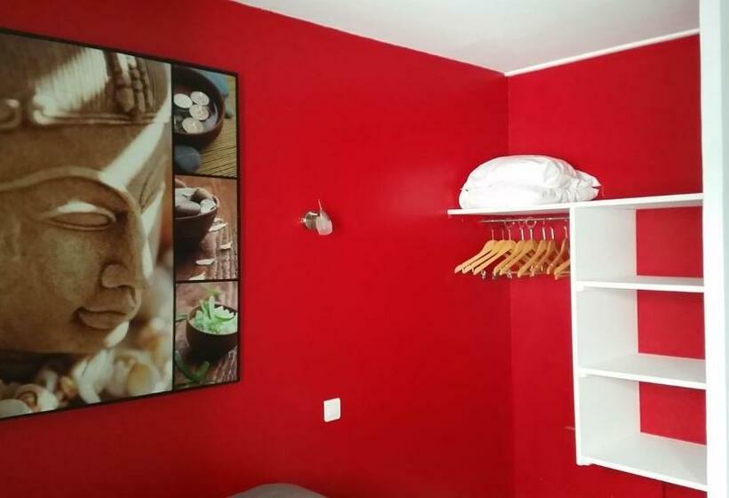 标准间, Auberge Des Toques