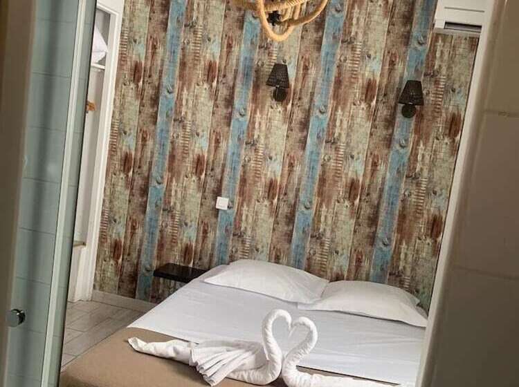 经济房, Auberge Des Toques