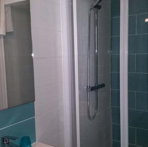 经济房, Auberge Des Toques