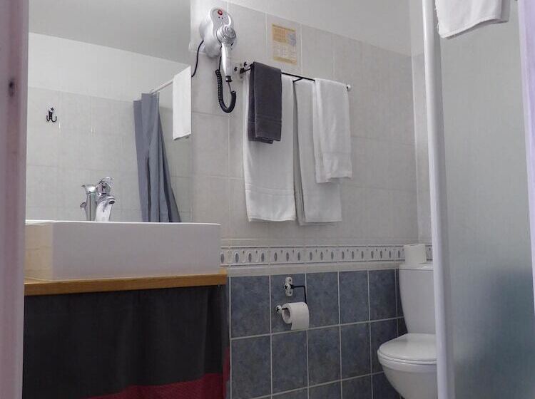 غرفة قياسية رباعية, Auberge Du Haut Salat