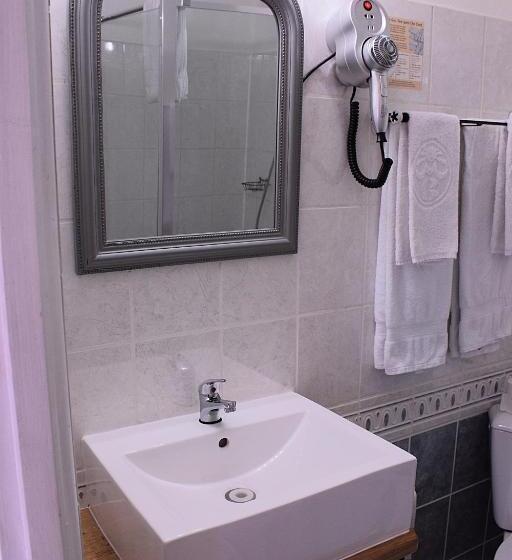 غرفة قياسية رباعية, Auberge Du Haut Salat