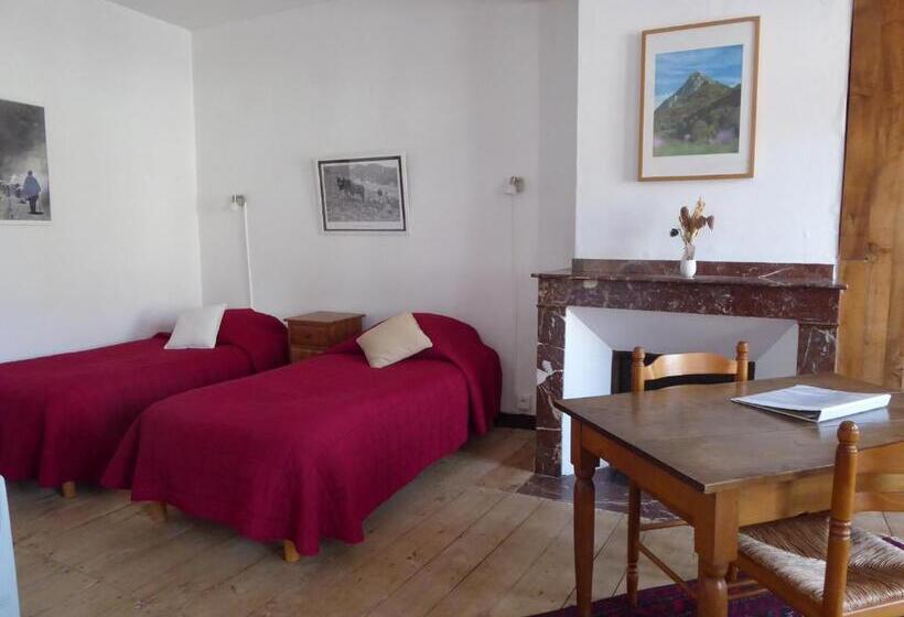 Четырехместный Номер Стандарт, Auberge Du Haut Salat