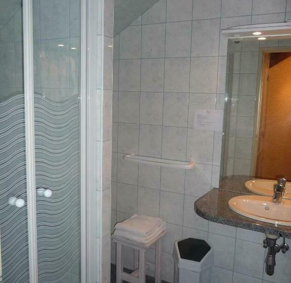 اتاق استاندارد سه نفره, Hôtel   Restaurant Le Couchetat