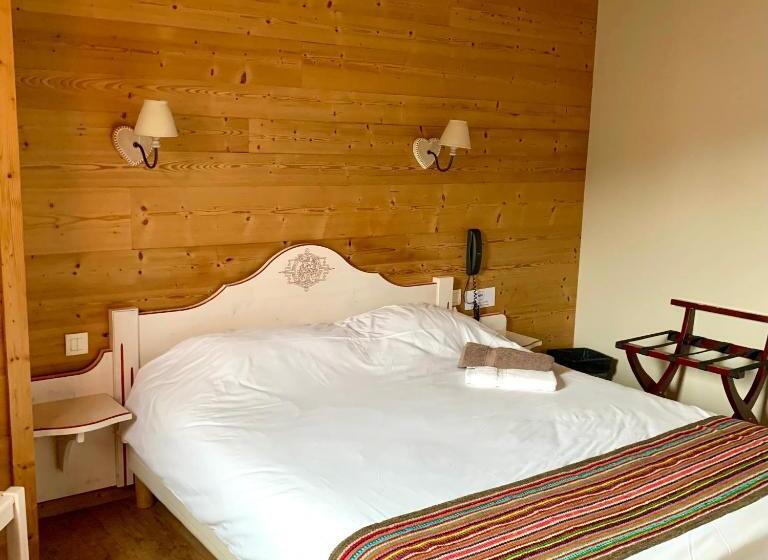 اتاق استاندارد سه نفره, Hôtel   Restaurant Le Couchetat