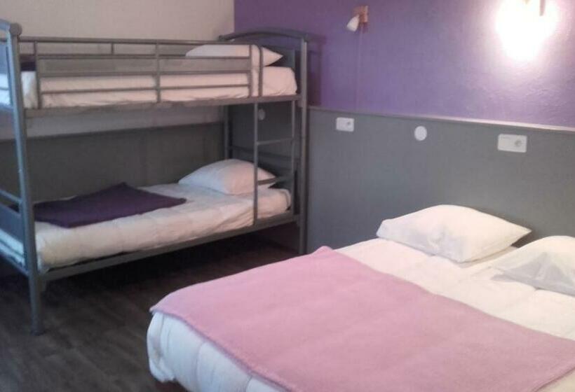 חדר משפחתי, Clair Logis