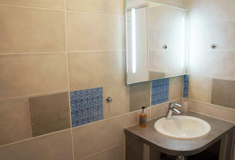 غرفة قياسية, De La Plage