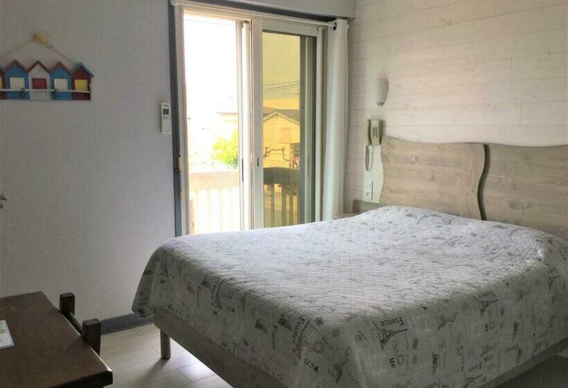 غرفة قياسية, De La Plage