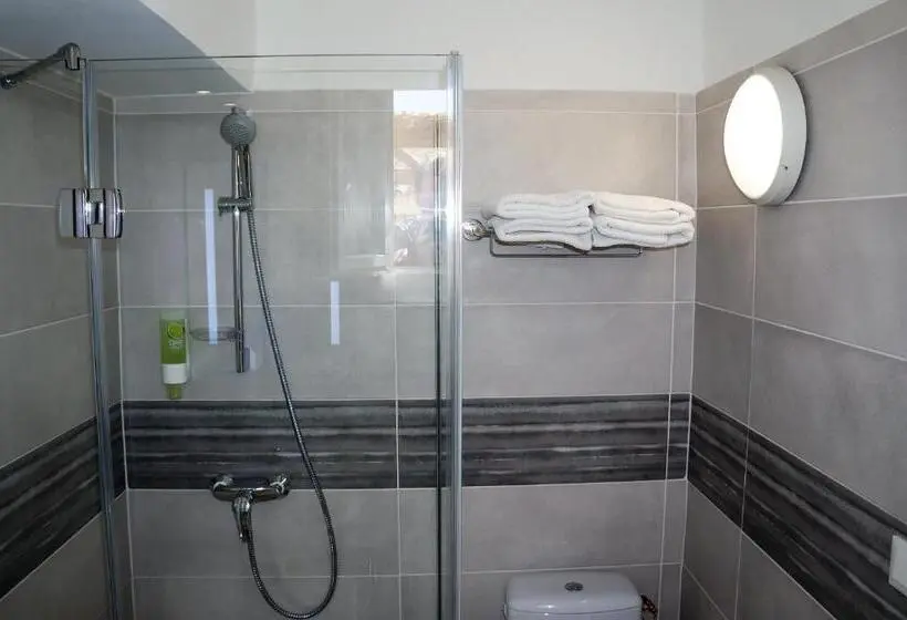 Standard Neljän Hengen Huone, De La Plage