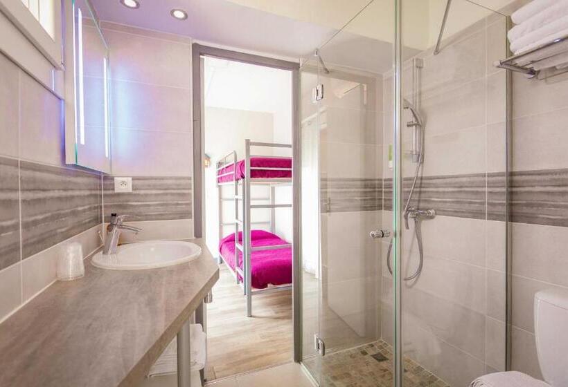 غرفة قياسية رباعية, De La Plage