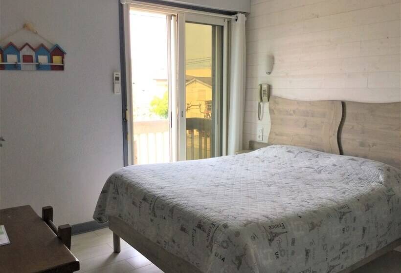 غرفة قياسية, De La Plage