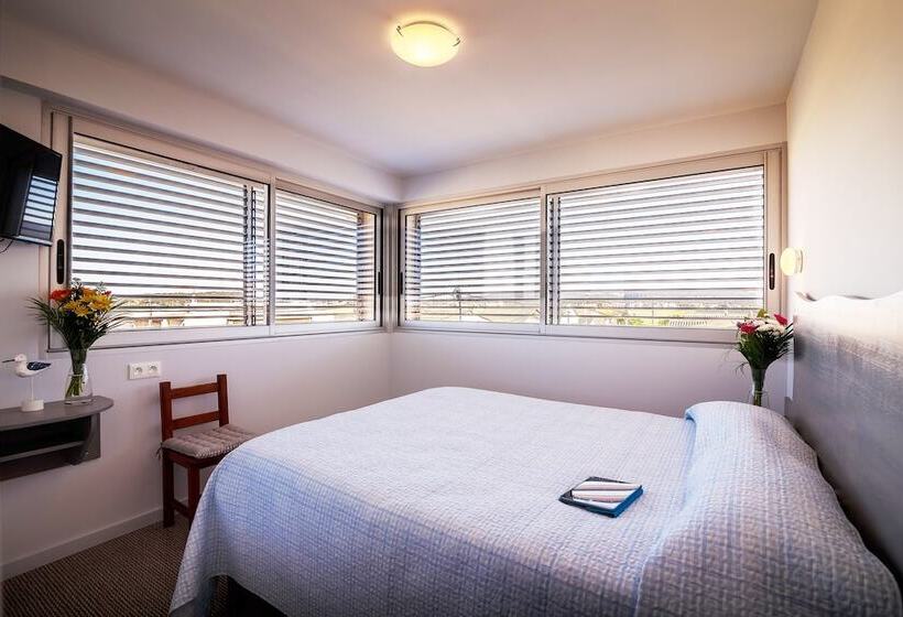 غرفة عائلية, De La Plage