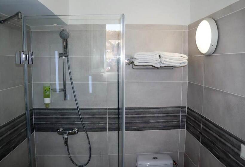 غرفة قياسية, De La Plage