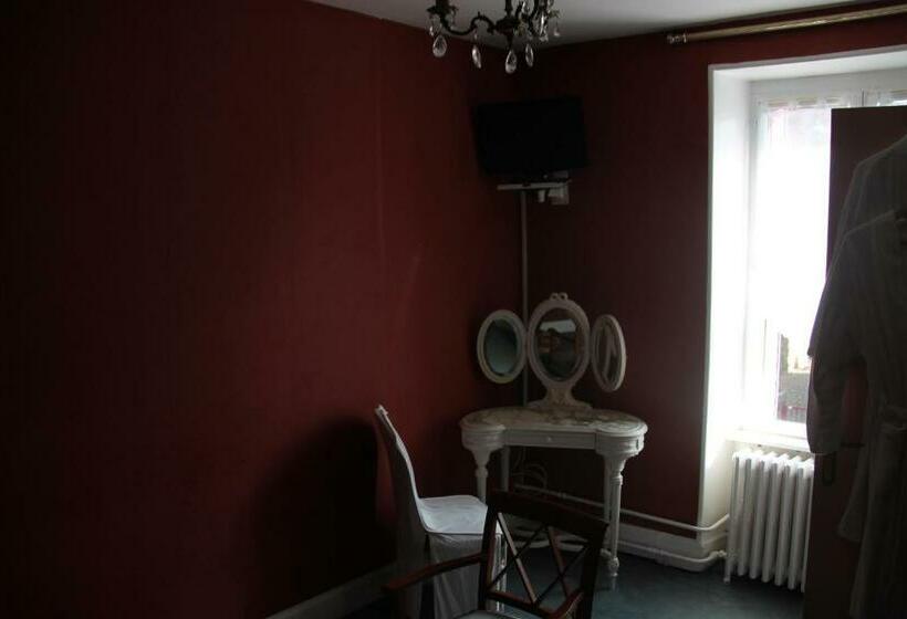 جناح جونيور, Hostellerie Du Beffroy