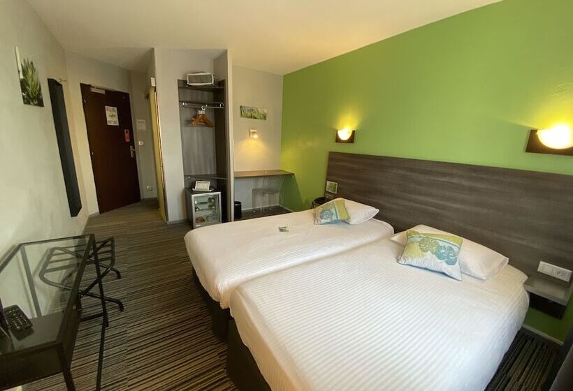 带城市景观的标准间, Bagatelle